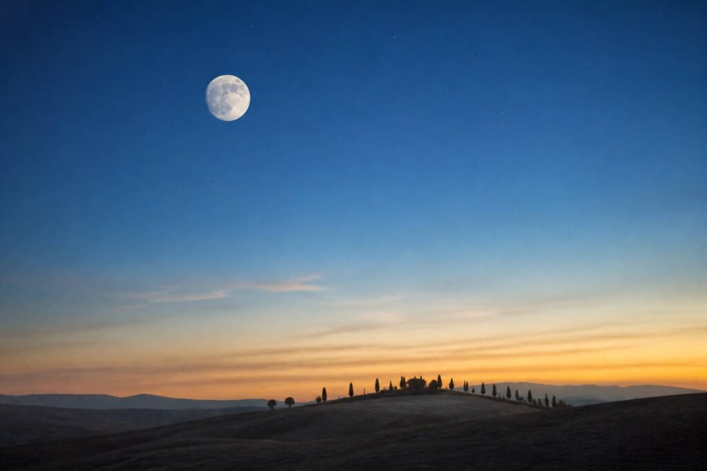 Grande lune brillante au-dessus d'un paysage vallonné nocturne